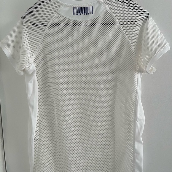 Mesh white tee-shit size XL ( slim) fits like a large - Picture 3 of 4